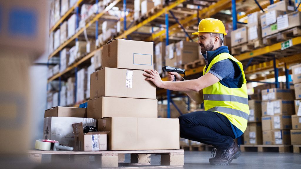 responsabile di magazzino controlla i processi