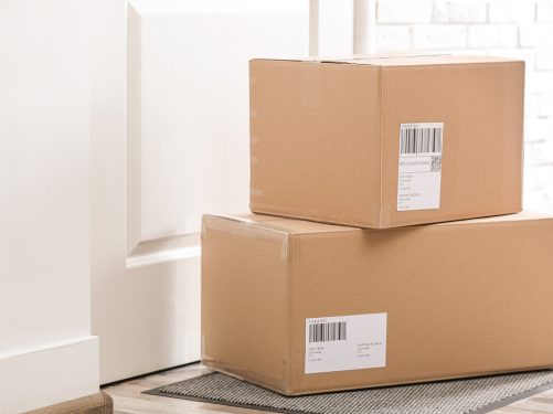 consegna merci con giusto packaging per logistica